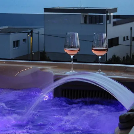 Vista Azura - Sea View & Private Jacuzzi * Rtina