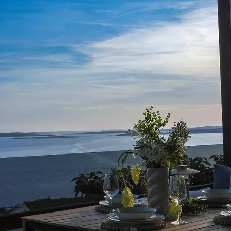 Vista Azura - Sea View & Private Jacuzzi Apartman *